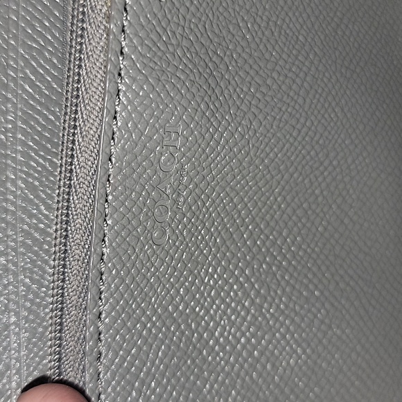 Coach Women's Zip Around accordion Wallet in Pebbled Leather Metallic silver - Picture 7 of 14